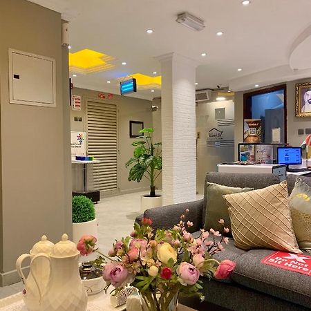 Al Rawdha Hotel Apartments ชาร์จาห์ ภายนอก รูปภาพ